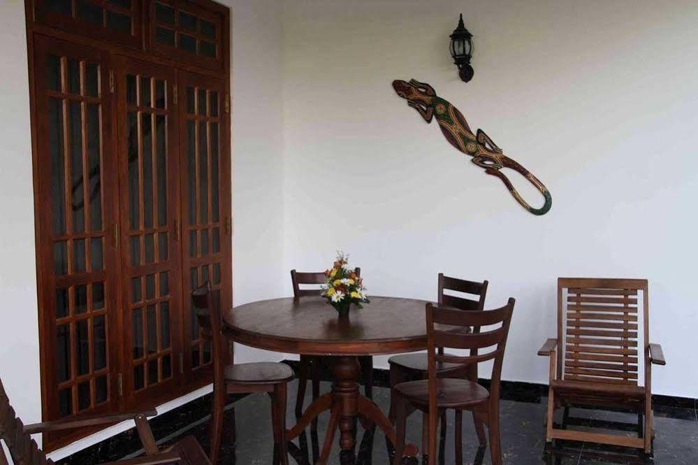 Coral Palm Villa And Apartment Unawatuna Exterior photo